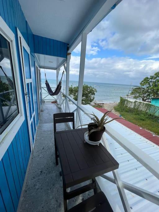 Baba'S Beach Bungalow South West Bay Exterior foto